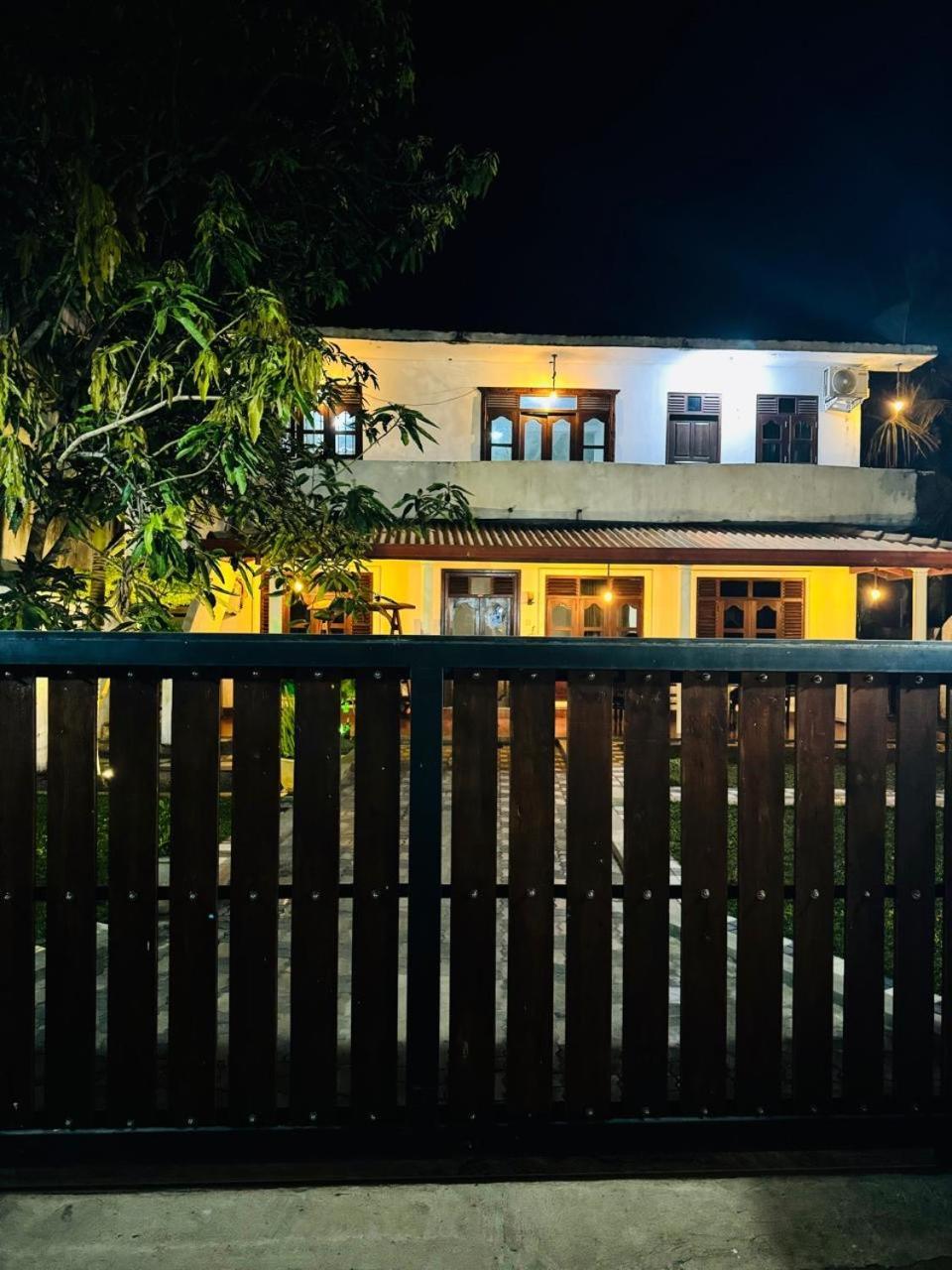 Akash Villa Talaramba Kültér fotó